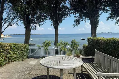 Image de Belle maison de ville en première ligne de mer