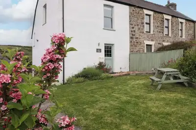 Image de 8 Millmoor Farm Cottage, pet friendly, with open fire in Broad Haven