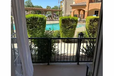 Image de Gated Community 2 Bedroom Condo + Excellent Amenities 30 days + Surprise Az