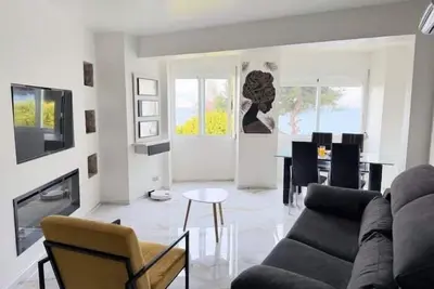 Image de Appartement avec vue sur la mer et place de garage