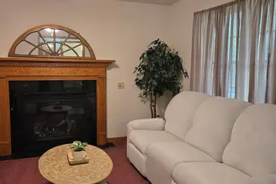 Image de Charming 3-bedroom house in gorgeous Howard with Ac and fitness room