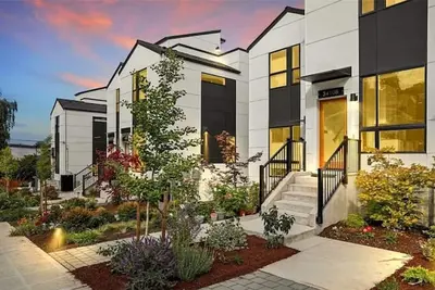 Image de 2-bedroom w/rooftop townhome close to cruises and downtown