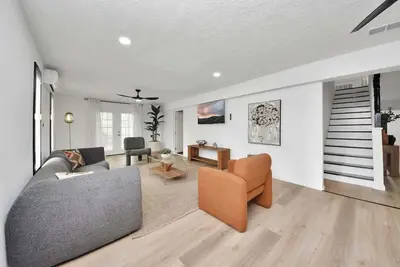 Image de Spacious 4Br - Ksizebed, pet Friendly with game room and patio
