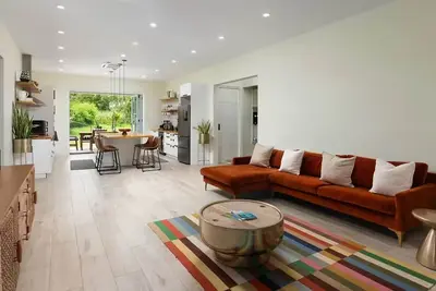 Image de 3-Bedroom Pool/Garden Modern West Coast Villa