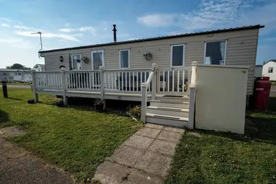 Image de Grouse: Coastal Caravan near Scratby Beach