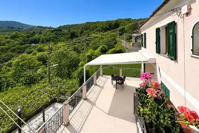 Image de 2 bedroom stunning apartment in Comuneglia