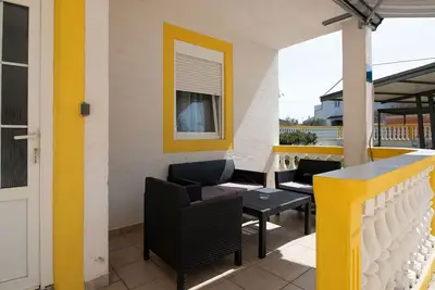 Image de Appartement de deux chambres avec la terrasse Pirovac, Sibenik (A-25939-c)