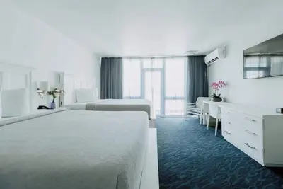 Image de Lux Oceanview Studio w/ 2 QueenBeds • Isla Verde