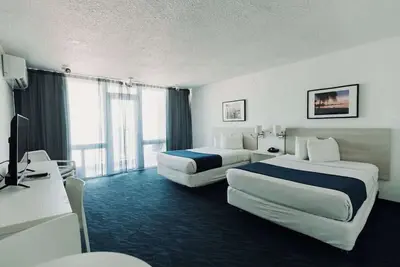 Image de Oceanview Studio w/Balcony • Ocean Breezes + A/C