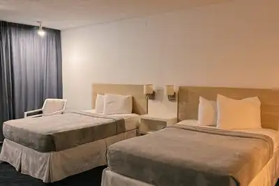 Image de Island Escape • Ocean Breezes + A/C Comfort