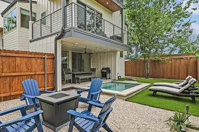 Image de Casa Govalle 3br Sleeps 8 Private Pool Retreat+ Fire Pit Near Downtown Austin