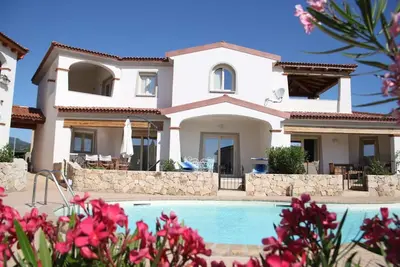 Image de Appartement 'Mediterranean Sea Shell Pool House' avec piscine à Limpiddu, Budoni