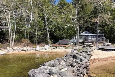 Image de Sebago Lake Shorefront. Monday - Friday Rental. Secluded But Close To Downtown.