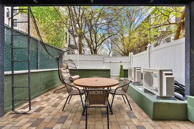 Image de Only in Brooklyn | 2br + Backyard • Full Kitchen