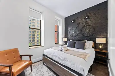 Image de Explore Brooklyn Stay | 3 Bedrooms + Patio
