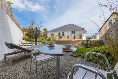 Image de Beachcomber, Carbis Bay – Sleeps 4 – Sea Views – Dog-Friendly