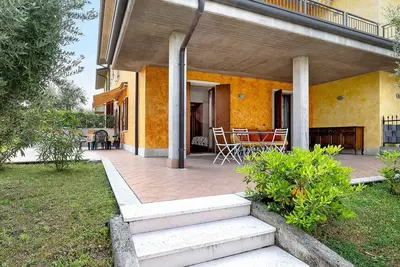 Image de Appartement Gigli avec jardin, piscine partagée, Wi-Fi et climatisation