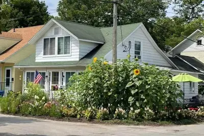 Image de Charming 2-kitchen, 3-bath, 4-bedroom house in with heat & Ac in Lakeside, Oh