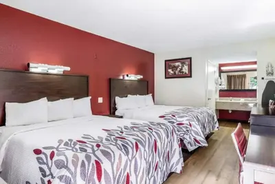 Image de Pool & Gym Stay with Breakfast | 7 mi to Native art and local culture