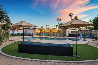 Image de Wild West Hideout - Private Pool - Poker Saloon - Game Room - Spacious