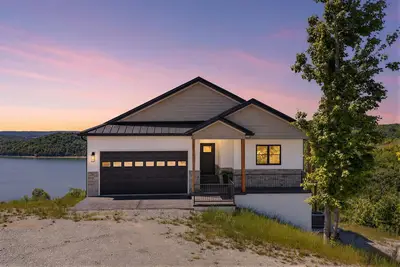 Image de Brand New: Sunkissed on Dale Hollow