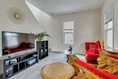 Image de < 1 Mi to Uiuc! Family Game Day Hub w/ Large Yard
