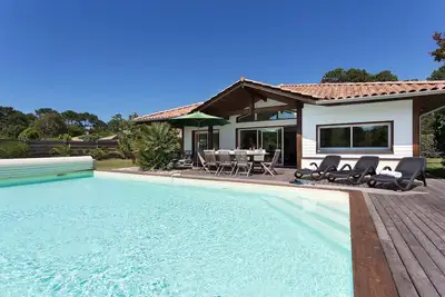Villa forêt avec piscine privée | La plage à 2km