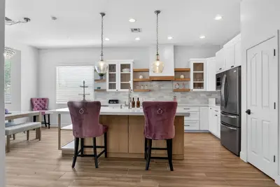 Image de 3-bedroom house in Goodyear within walking distance of shopping and restaurants.