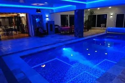 Image de Grande réception piscine intérieure 15 min nord de rennes 30 min saint malo