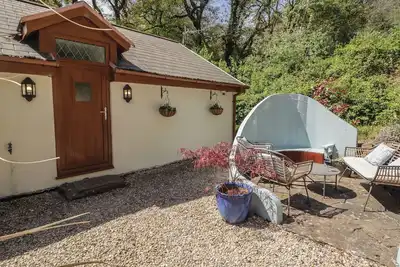 Image de CÂN Yr Adar, pet friendly, character holiday cottage in Llangeinor