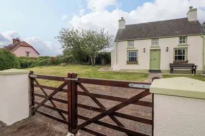 Image de Beacon House, pet friendly, with open fire in Little Haven