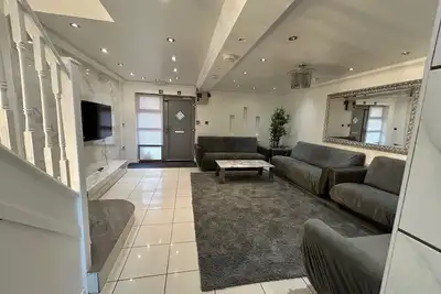 Image de Family Friendly - Sleeps12 - Free Parking - Garden