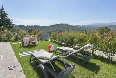 Image de Appartement de vacances avec climatisation, terrasse et piscine