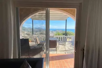 Image de Villa avec climatisation, piscine et terrasse avec vue sur la mer