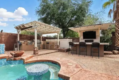 Image de Spacious 5br Gilbert Home w Pool for Getaway for Family