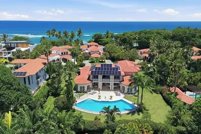 Image de Fabulous 5-bedroom villa with Ac, pool and beach access in charming Cabarete.