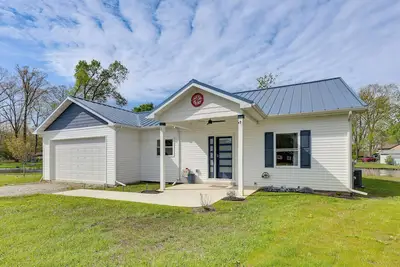 Image de Pet-Friendly! Canal-Front Escape on Vineyard Lake
