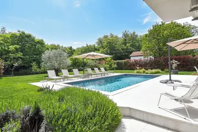 Image de New Villa F2 Fiorini with pool - near the sea