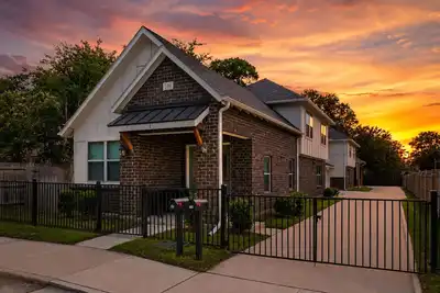 Image de New Lux Home Near At&T Stadium and Globe Life