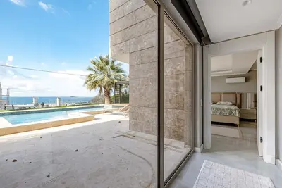 Image de Luxury villa with pool, sauna and impressive sea views