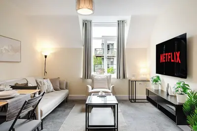 Image de 2 Bed Salford Apt | Parking | Contractors & Families | Long Stays Available