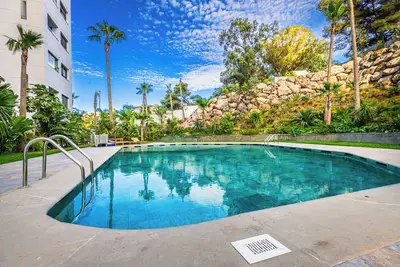 Image de Seaview 2br Apt Near Train | Pool & balcony