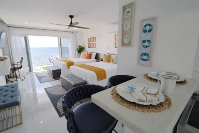 Image de Tropical Glow Ocean Retreat at The West Signature, Negril