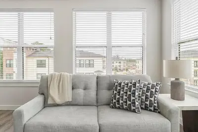Image de Landing | Chic 2bd, Pool, Clubhouse