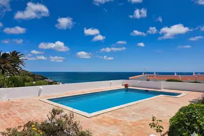 Image de Villa dame de Salema avec magnifique vue océan et piscine chauffée