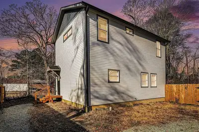Image de The Kirk - Modern Open Concept - Spacious - Back Yard – Minutes to Duke/Rdu/Rtp