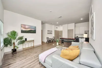 Image de Family-Friendly Houston Apartment: Game Room, Pool & King Beds!