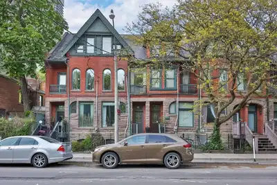 Image de Modern, Spacious 2 level in Downtown Historic Building - Fifa Ready!