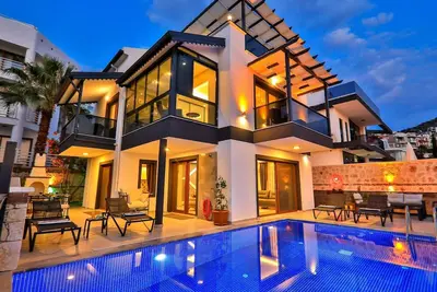 Image de Denize Manzaralı ve Denize Yakın Villa Rainbow