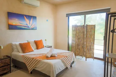 3br Coastal Condo| Jacuzzi, Balcony & Pool |Casago
